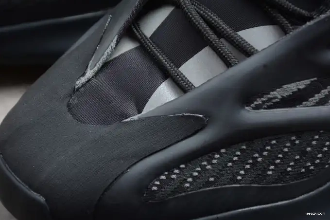 Black Adidas 700 V3 Yeezy Boost H67799 0603